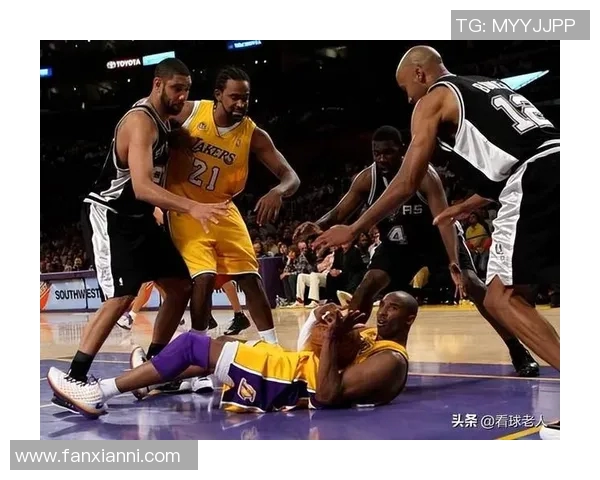 2001年NBA总决赛回顾魔术队与湖人队的激烈对抗与精彩瞬间